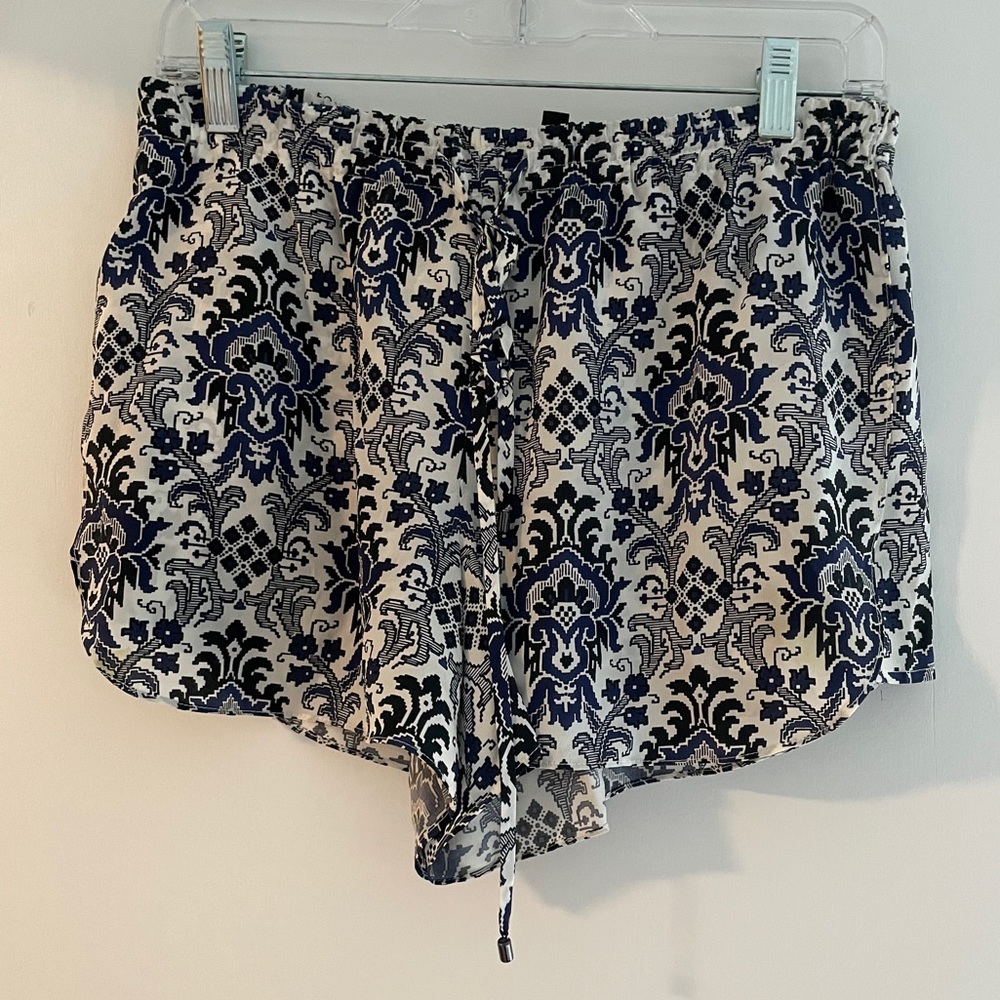 Intermix Brand printed flowey shorts